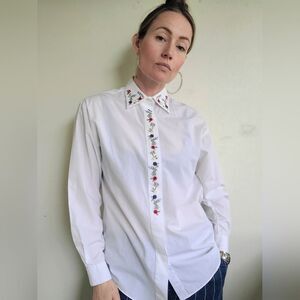 The Elisa Vintage White Embroidered Button Down M